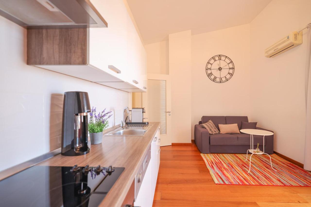 Sunny Terrace With Two Bedroom And Parking Apartament