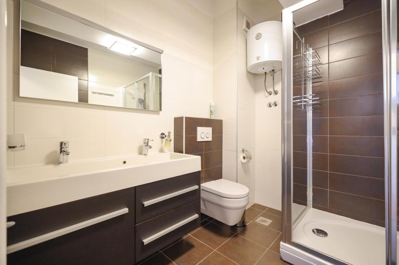 Sunny Terrace With Two Bedroom And Parking Zadar
