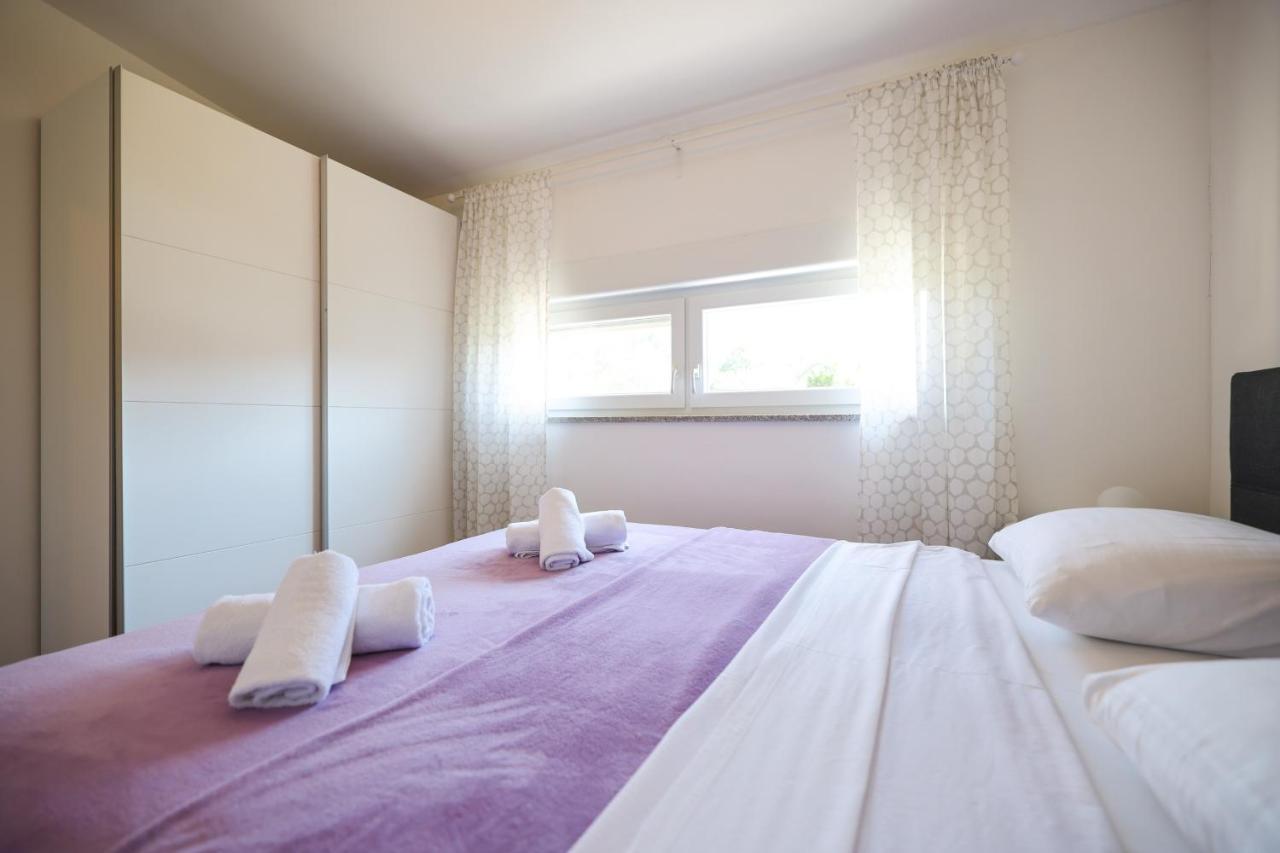 Sunny Terrace With Two Bedroom And Parking Apartament *