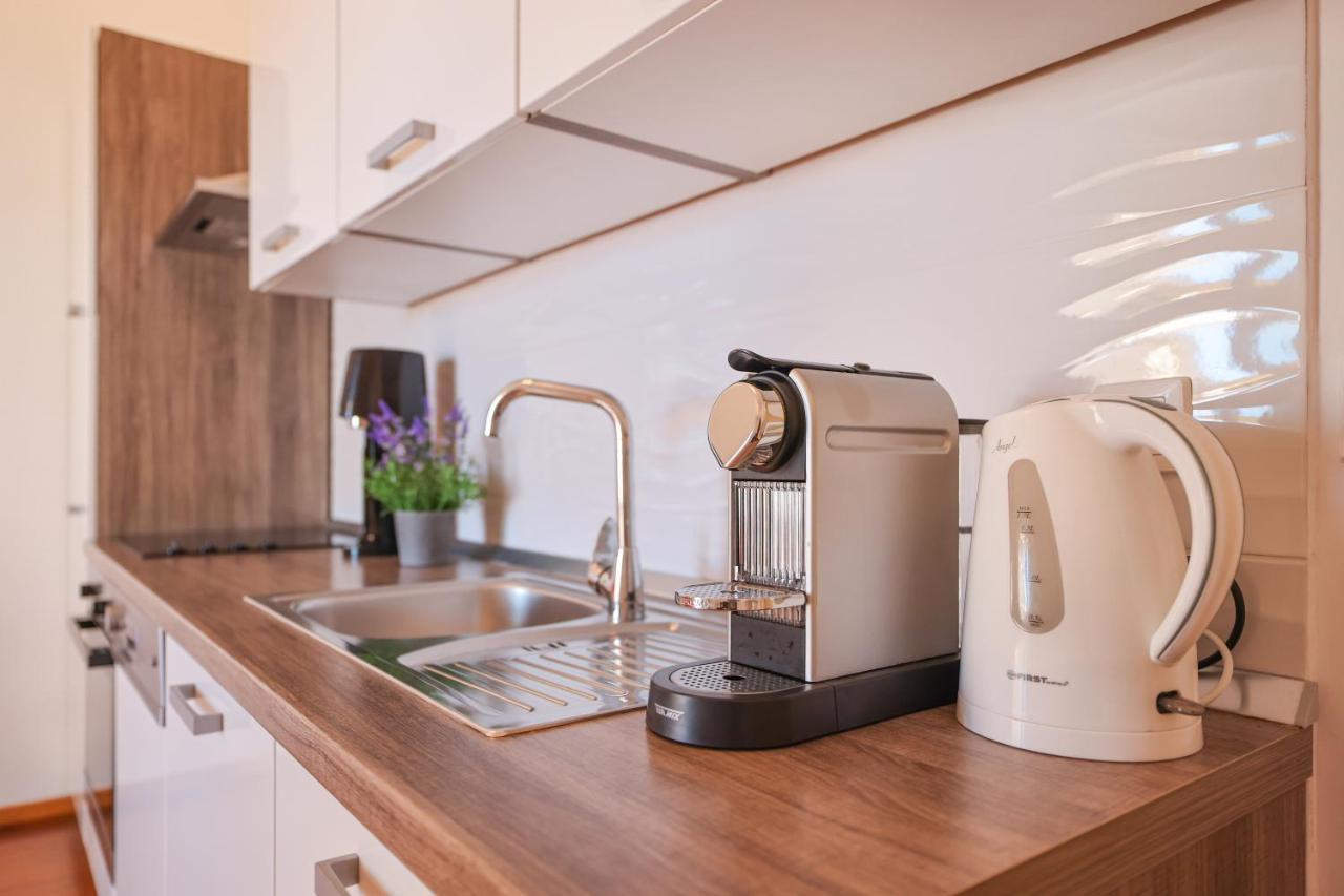 Sunny Terrace With Two Bedroom And Parking Apartament