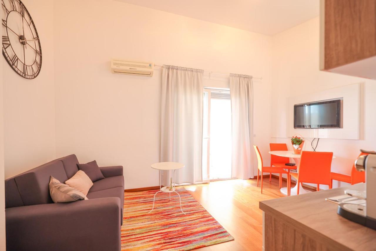 Sunny Terrace With Two Bedroom And Parking *
